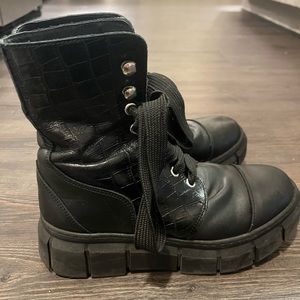 Alohas Can Can Platform Combat Boot